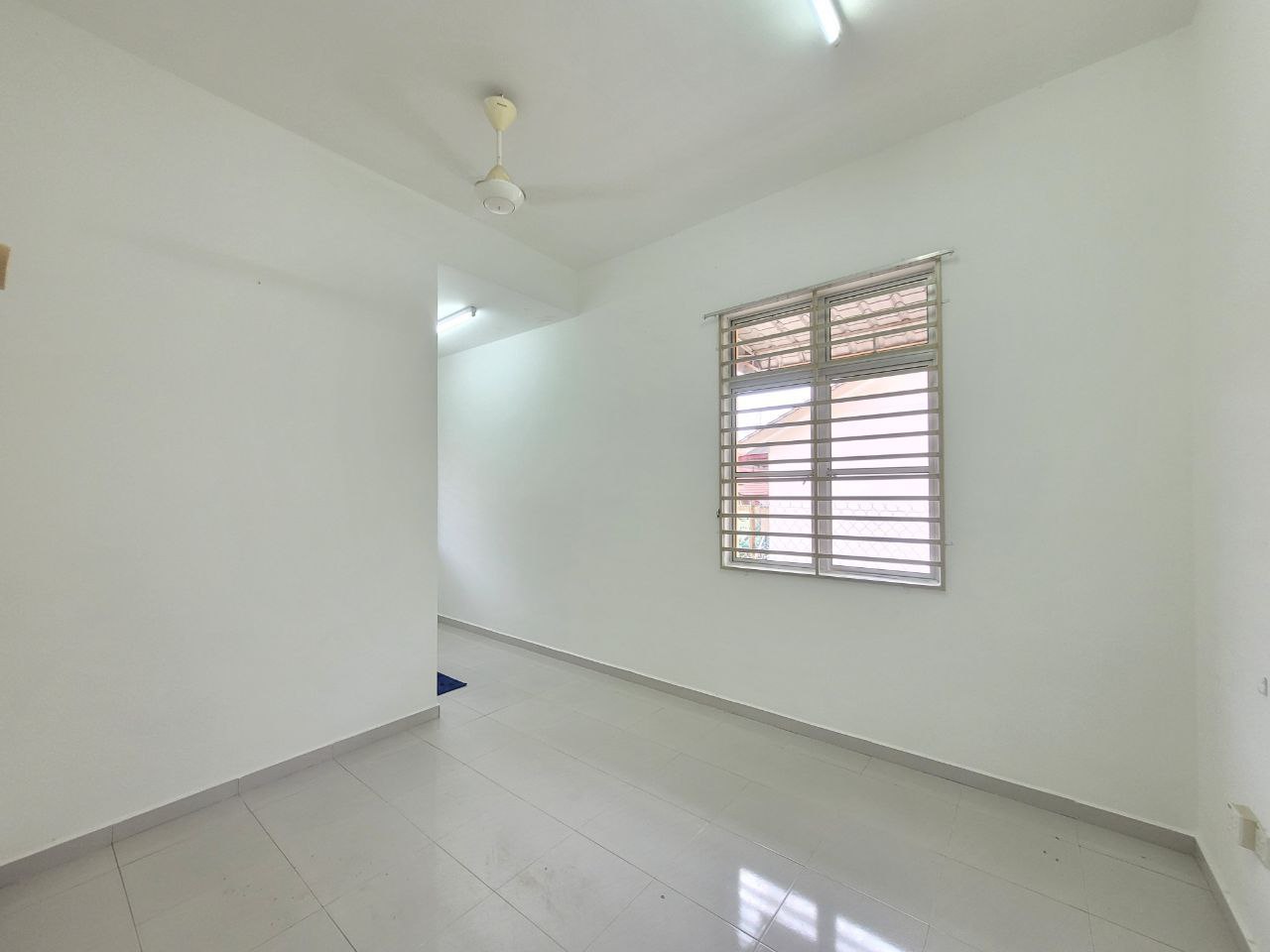 2 Storey Terrace Taman Bukit Galena, Seremban - photo 2