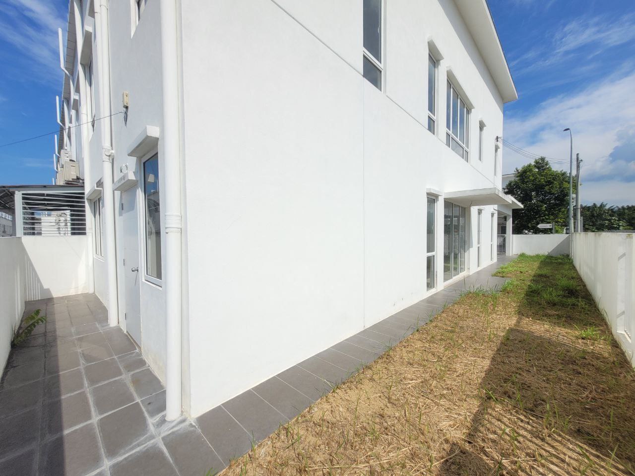 END LOT 2 Storey Terrace Suriaman 3 - photo 8