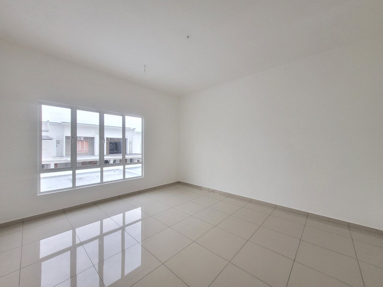 2 Storey Terrace Cadena Ara Sendayan - photo 4