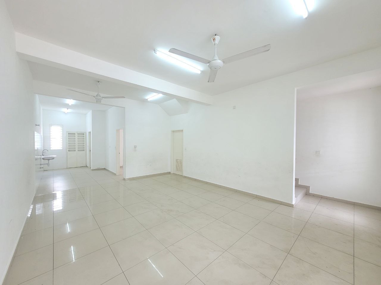 2 Storey Terrace Tiara Sendayan Presint 1 - photo 2