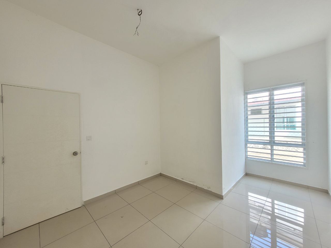 2 Storey Terrace Tiara Sendayan Presint 1 - photo 4