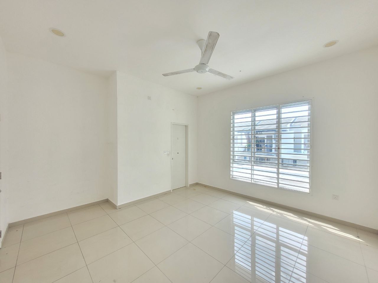 2 Storey Terrace Tiara Sendayan Presint 1 - photo 6