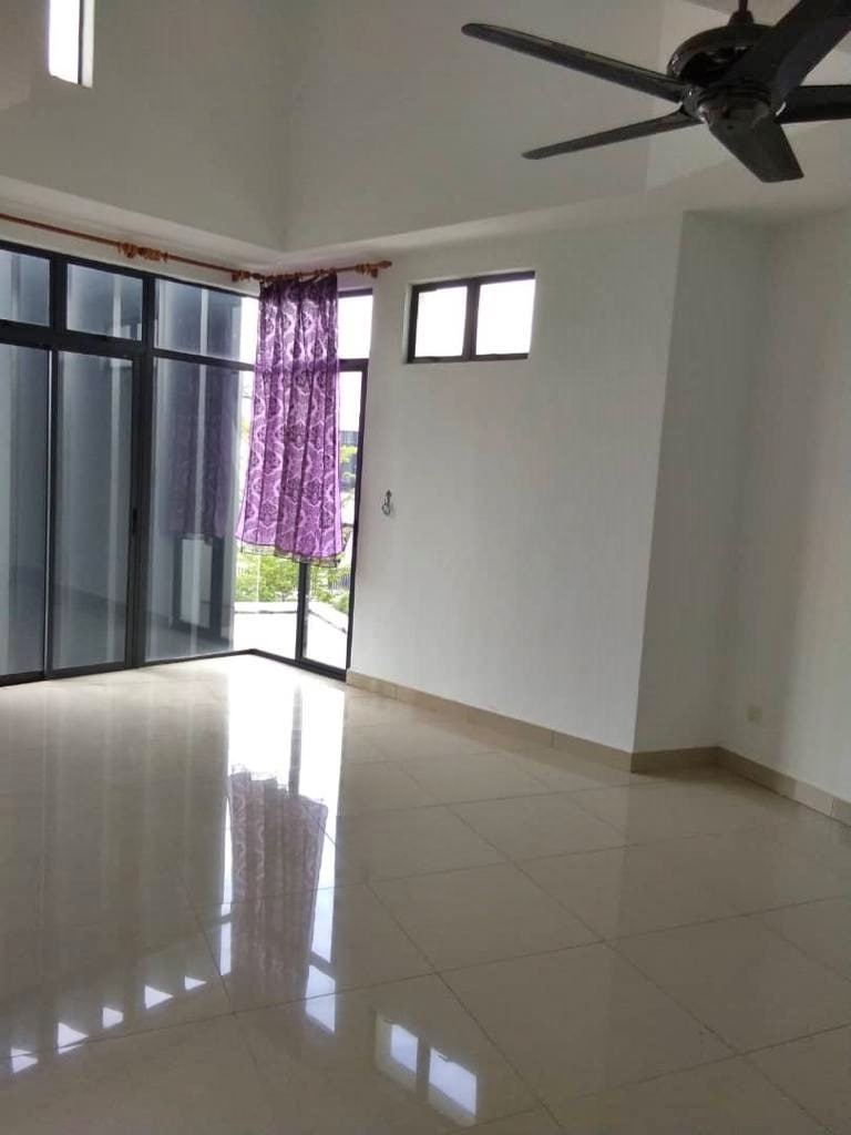 Double Storey Terrace Laman Glenmarie Shah Alam - photo 3