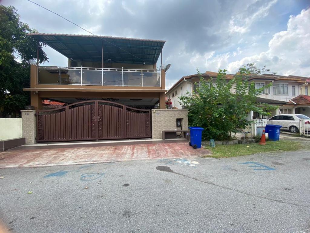 Double Storey Endlot Seksyen U2 Taman TTDI Jaya