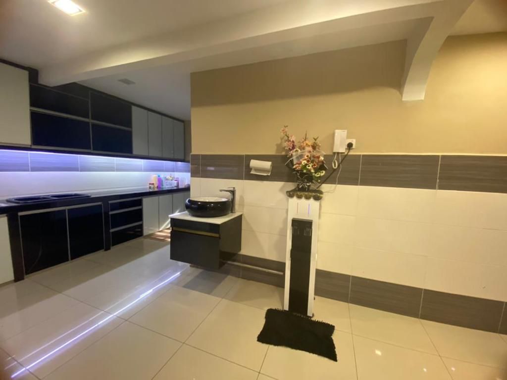 Double Storey Endlot Seksyen U2 Taman TTDI Jaya - photo 2