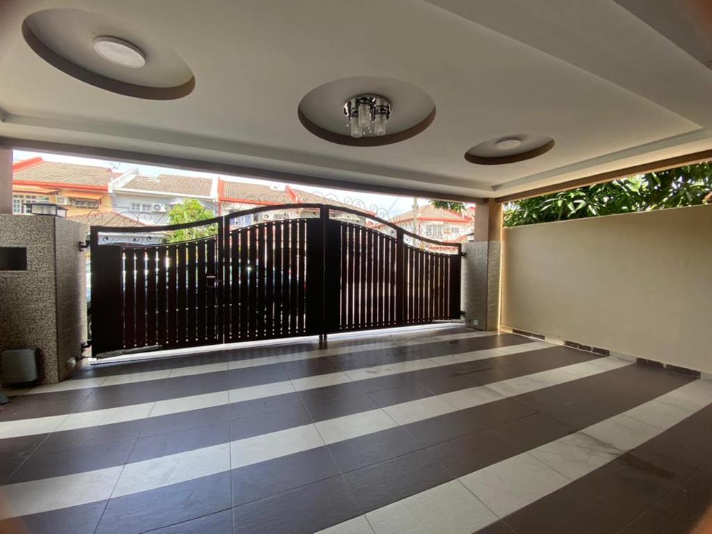 Double Storey Endlot Seksyen U2 Taman TTDI Jaya - photo 4