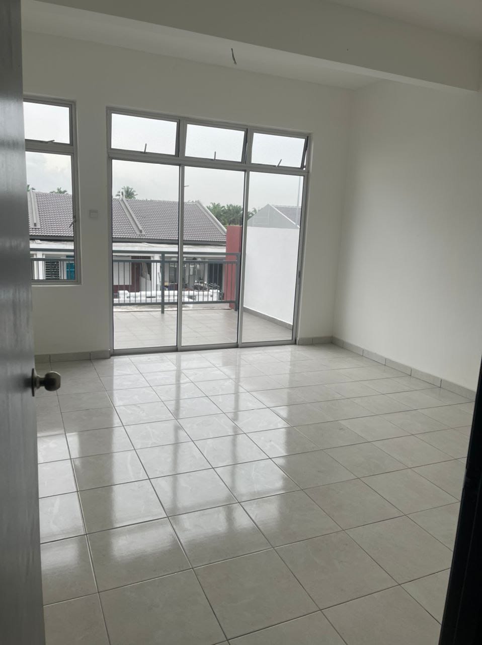Brand New 2 Storey House Tmn Bentara - photo 4