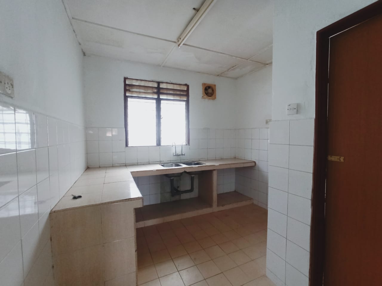 Teres 1 tingkat Bandar Kinrara 4 Puchong - photo 7