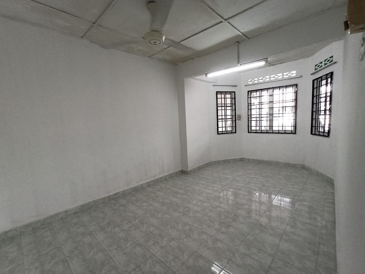 Teres 1 tingkat Bandar Kinrara 4 Puchong - photo 12
