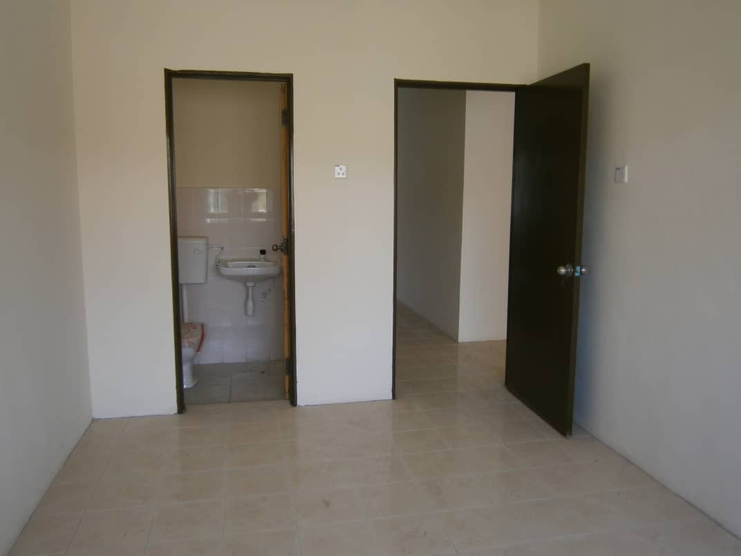 Single Storey House Tmn Langat Utama 3 - photo 3