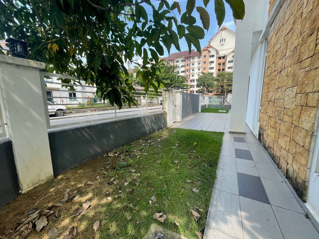 Corner Lot 2 Storey House Seksyen 19 Shah Alam - photo 3