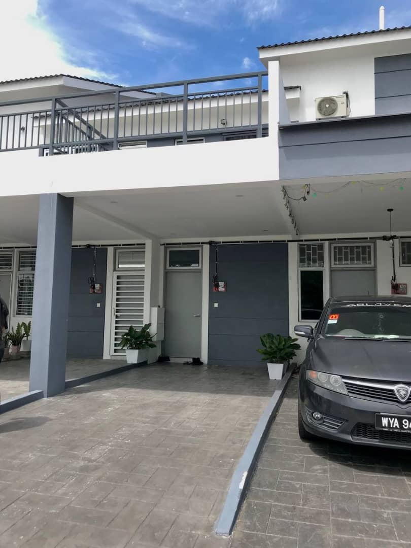 Town House Simfoni Perdana LBS Puncak Alam Reno