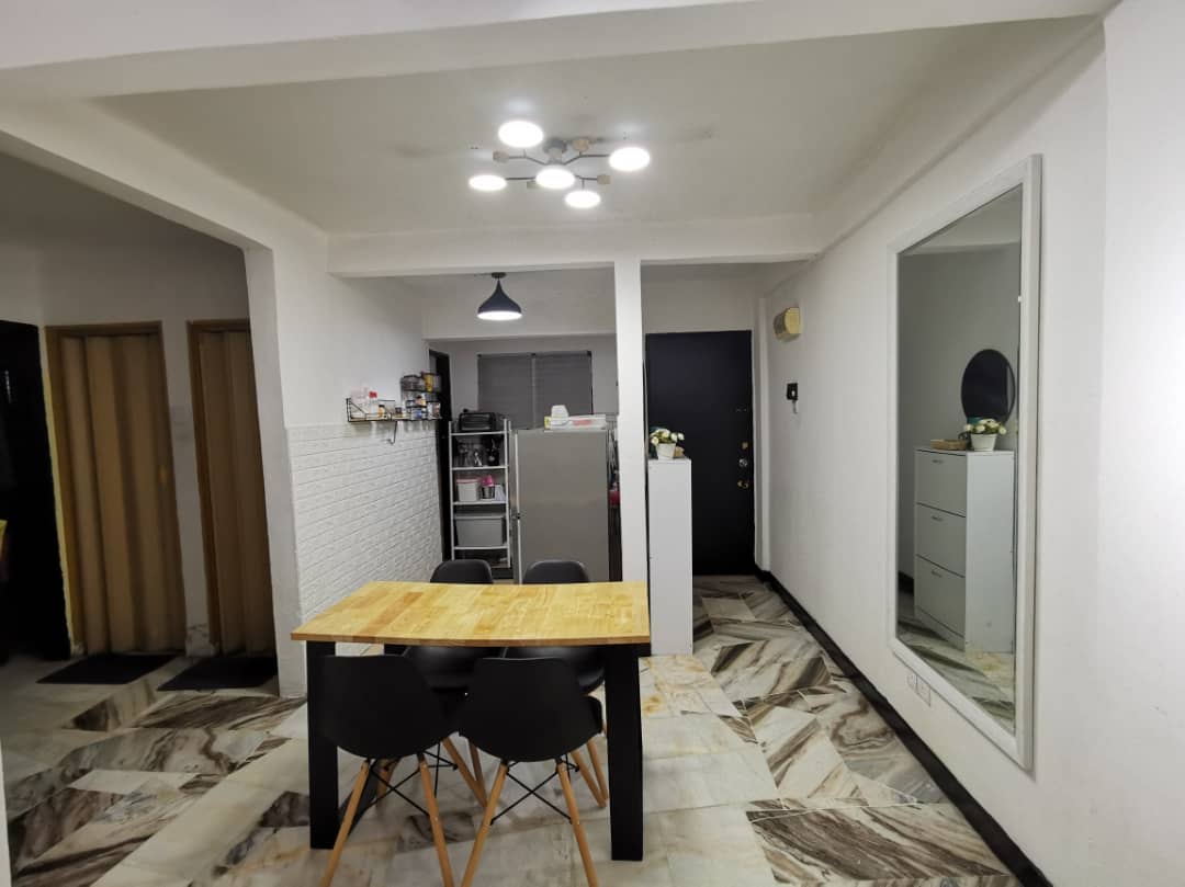 Flat Pkns Sek 7 shah alam Lev 4 well maintained - photo 1