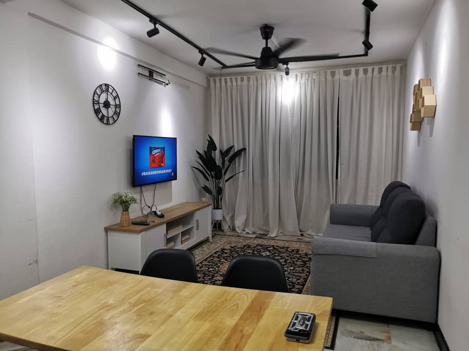 Flat Pkns Sek 7 shah alam Lev 4 well maintained - photo 3