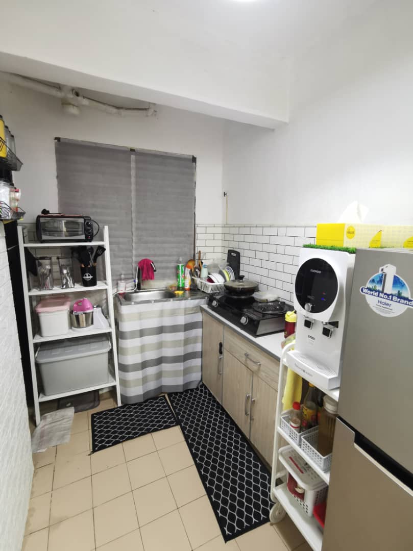 Flat Pkns Sek 7 shah alam Lev 4 well maintained - photo 4