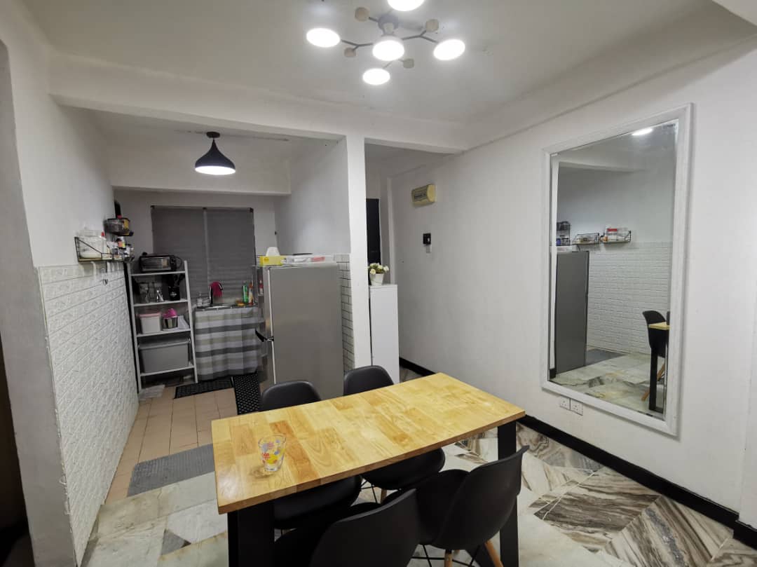 Flat Pkns Sek 7 shah alam Lev 4 well maintained - photo 10