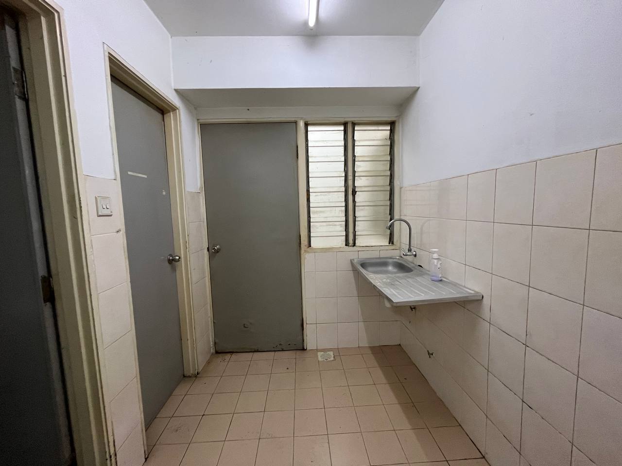 Pangsapuri Seroja Setia Alam Partly Furnished - photo 4
