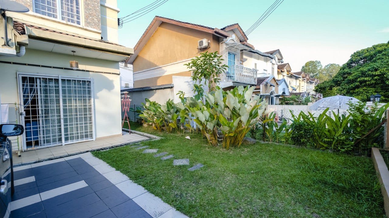 Endlot Cantik 2 Storey House Puncak Jalil - photo 2