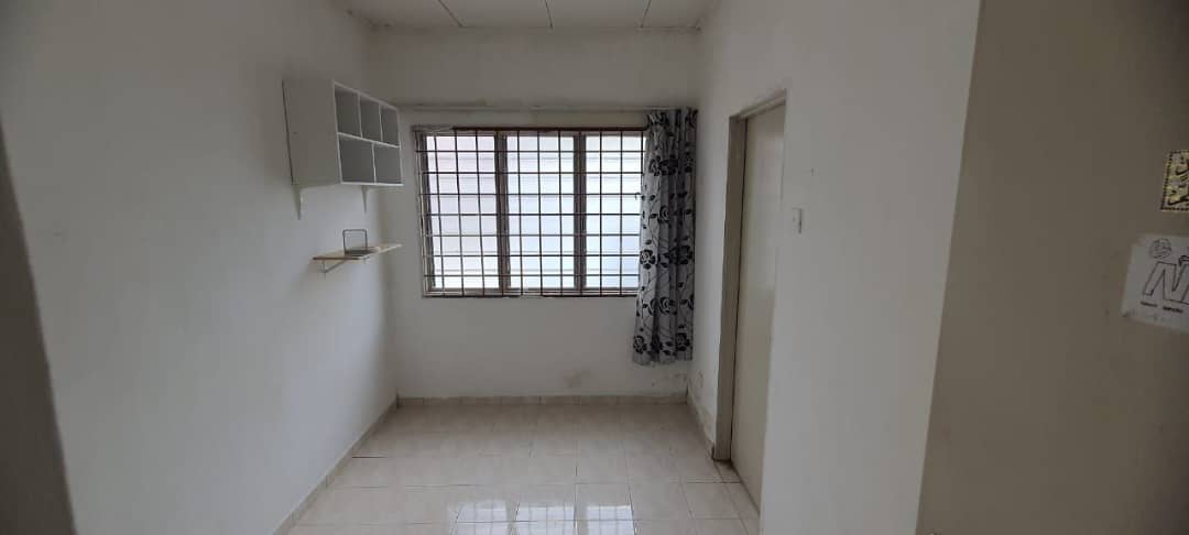 2 Storey House Bandar Teknologi Kajang  Renovated - photo 5