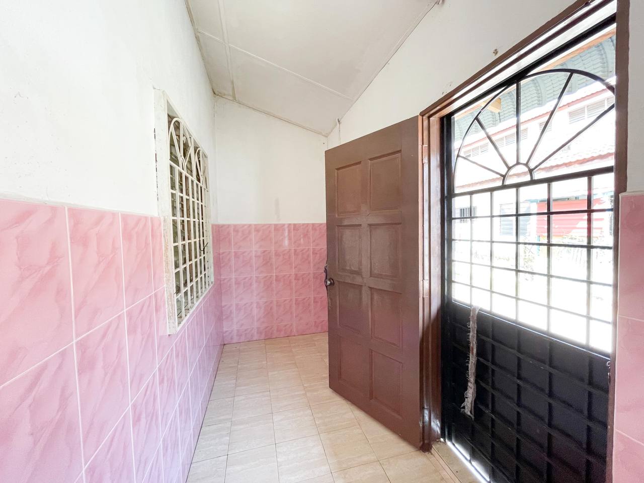Single Storey Tmn Paduka Kuala Selangor Renovated - photo 5