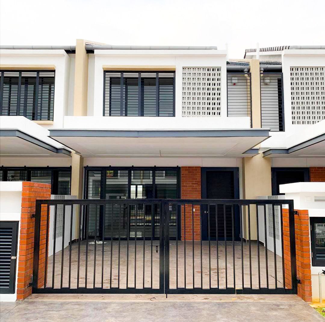 Double Storey, Elmina Green 2, Seksyen U16 - photo 1