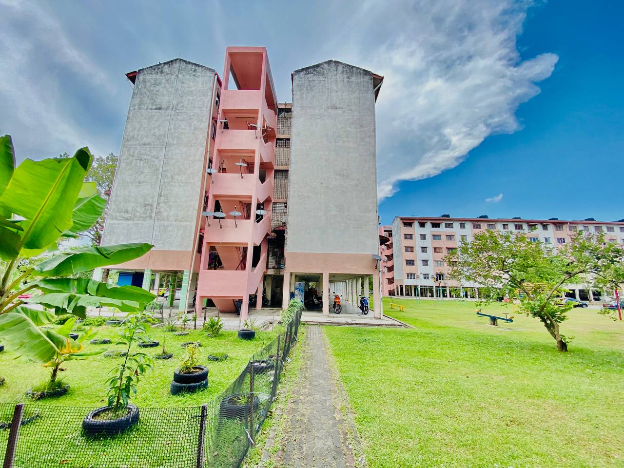 Flat PKNS, Seksyen 7, Shah Alam - photo 1