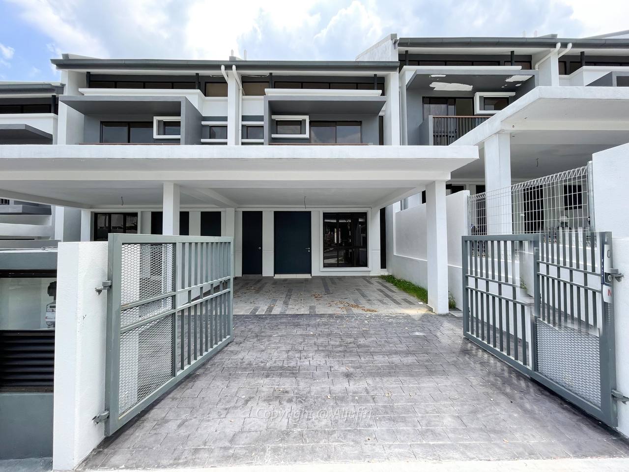 2 Storey Terrace House, M1 Residence