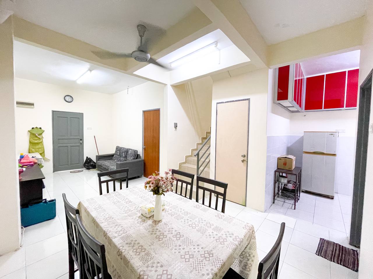 RENOVATED 2 Storey, Taman Salak Perdana, Sepang