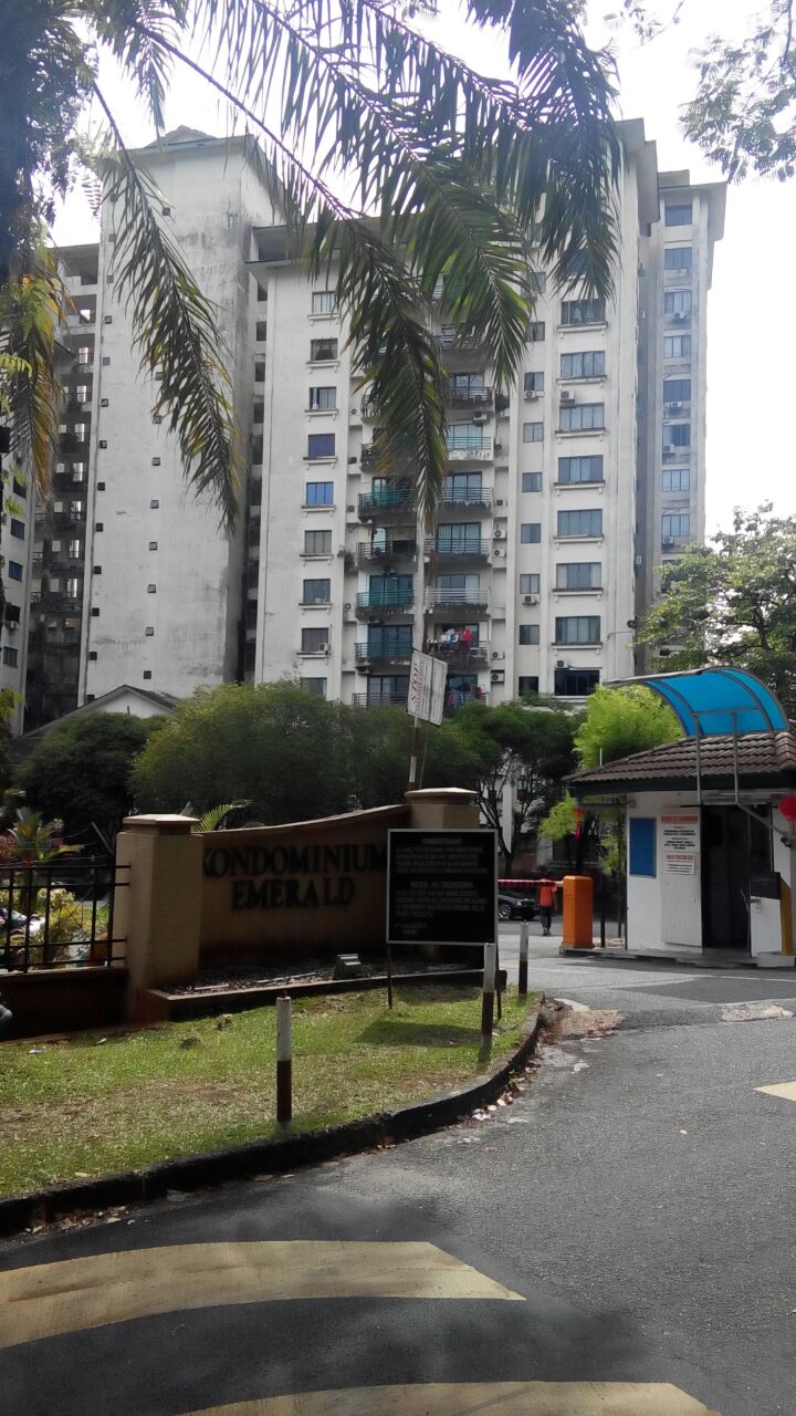EMERALD CONDO BUKIT INDAH