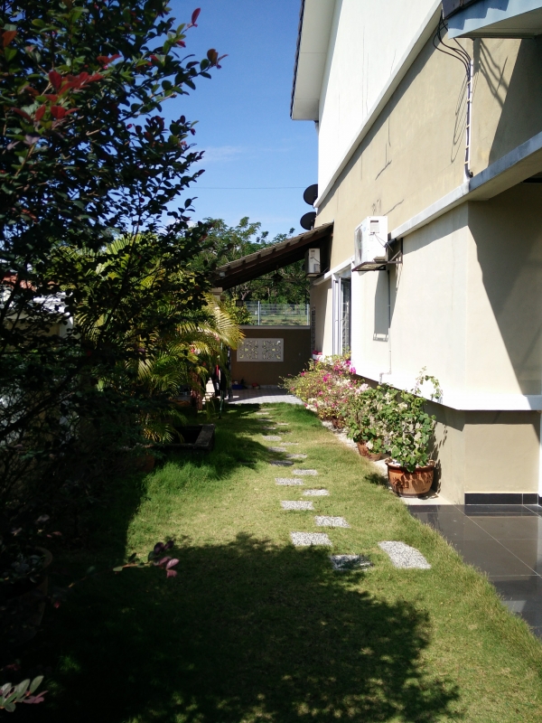 Double Storey  House at Taman Impian Makmur Kajang - photo 2