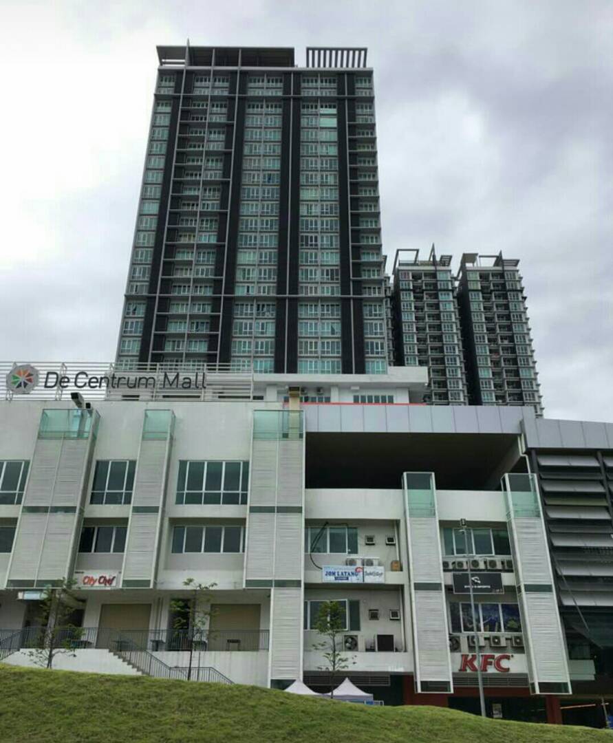 De Centrum SOHO , Ikram University Kajang Bangi