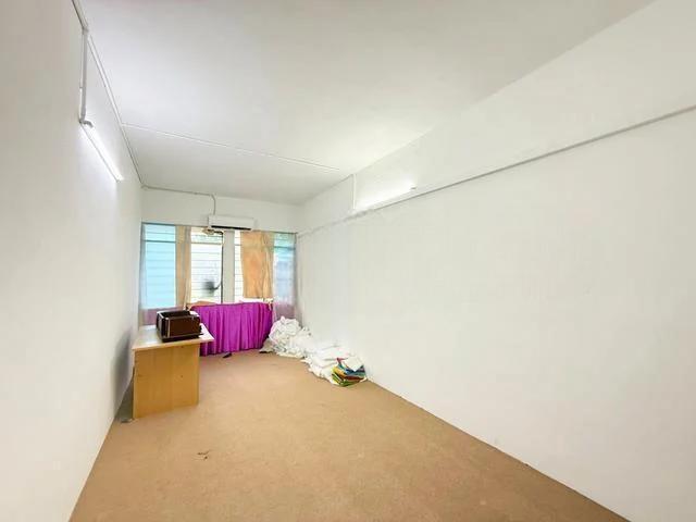 3-storey jelutong shop rm5k jul 25 - photo 4