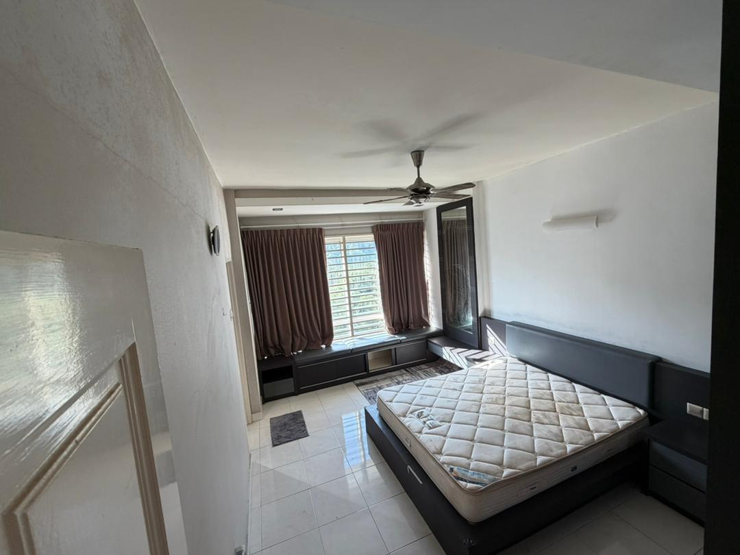 Regency Heights rm1800 sep 25 - photo 4