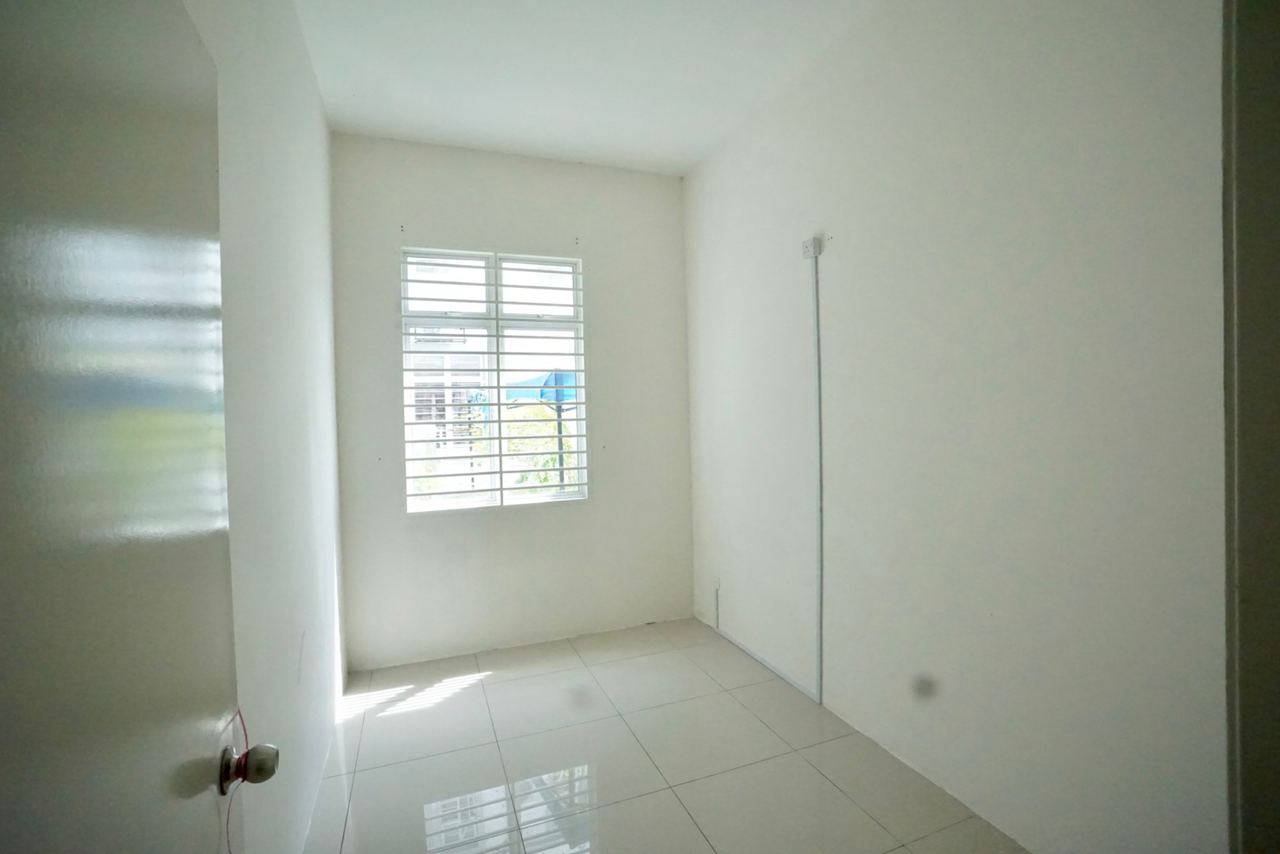 2 Storey Semi-D Royal Garden, Bandar Saujana Putra - photo 4