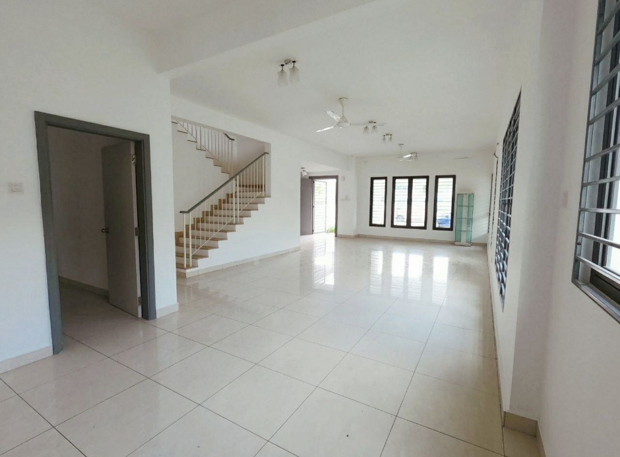 End Lot With Spacious Land Facing Basketball Court - photo 3