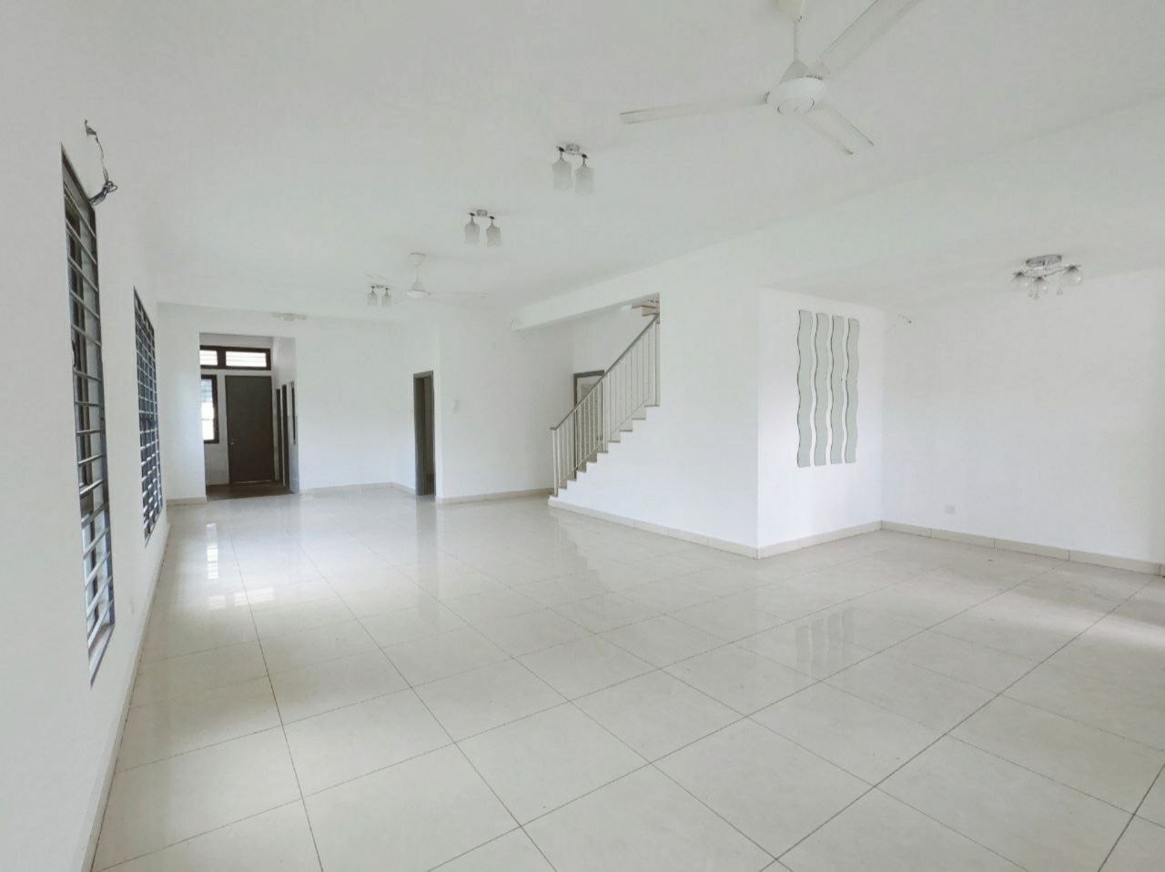 End Lot With Spacious Land Facing Basketball Court - photo 4