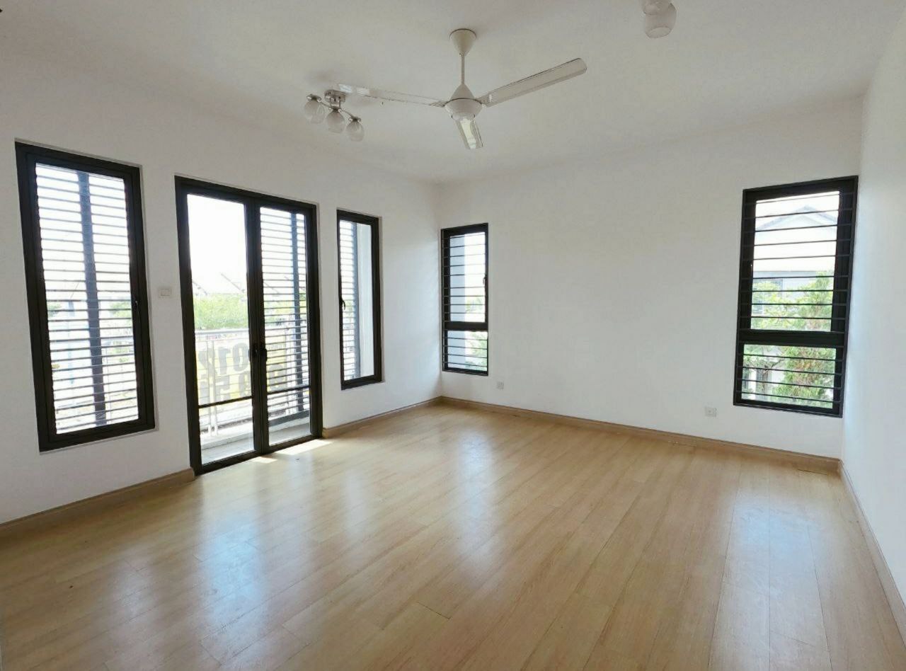 End Lot With Spacious Land Facing Basketball Court - photo 8
