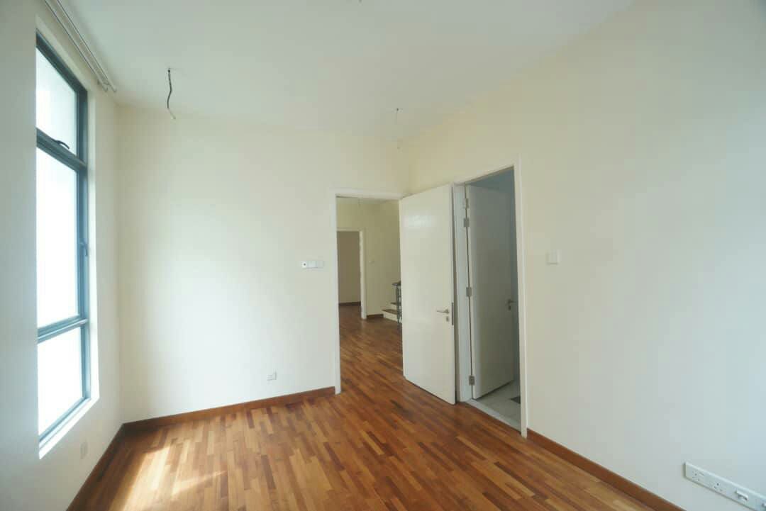 Two Half Storey Semi-D House  Saujana Glenmarie - photo 7
