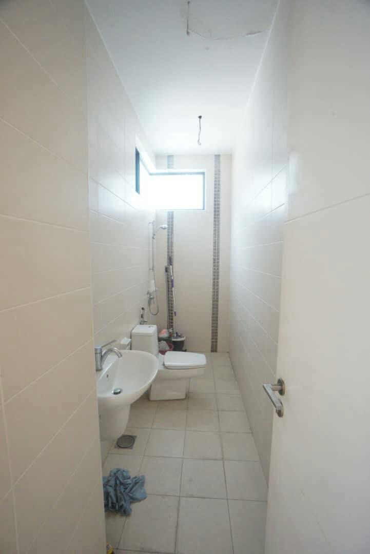 Two Half Storey Semi-D House  Saujana Glenmarie - photo 11