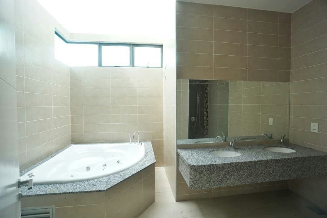 Two Half Storey Semi-D House  Saujana Glenmarie - photo 12