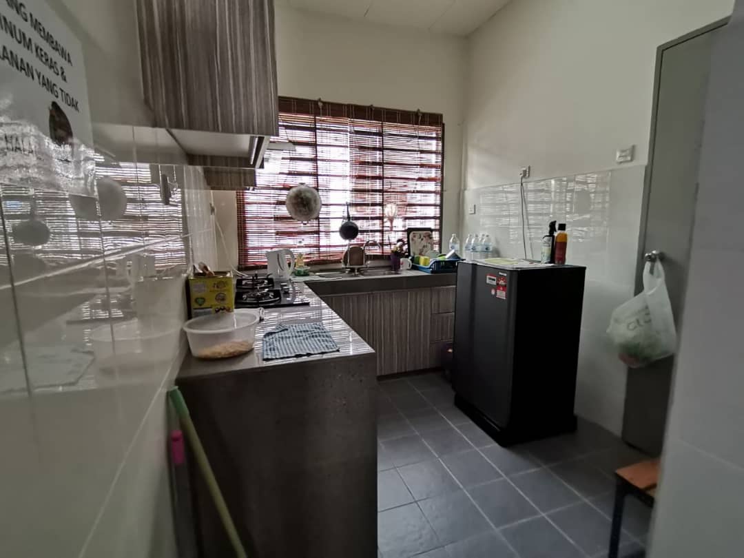 Facing Open  Single Storey Terrace House Ember Ban - photo 5