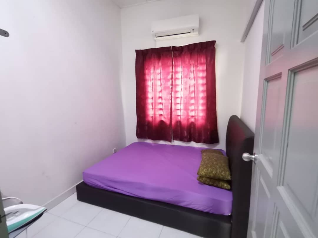 Facing Open  Single Storey Terrace House Ember Ban - photo 6