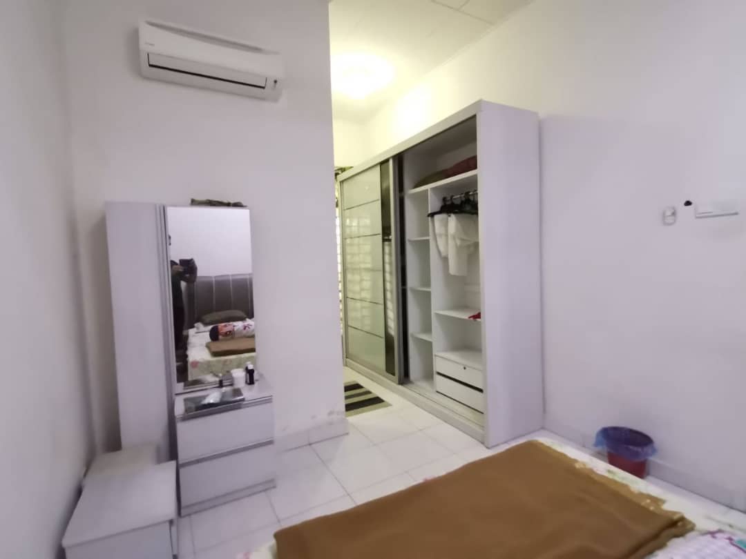 Facing Open  Single Storey Terrace House Ember Ban - photo 9