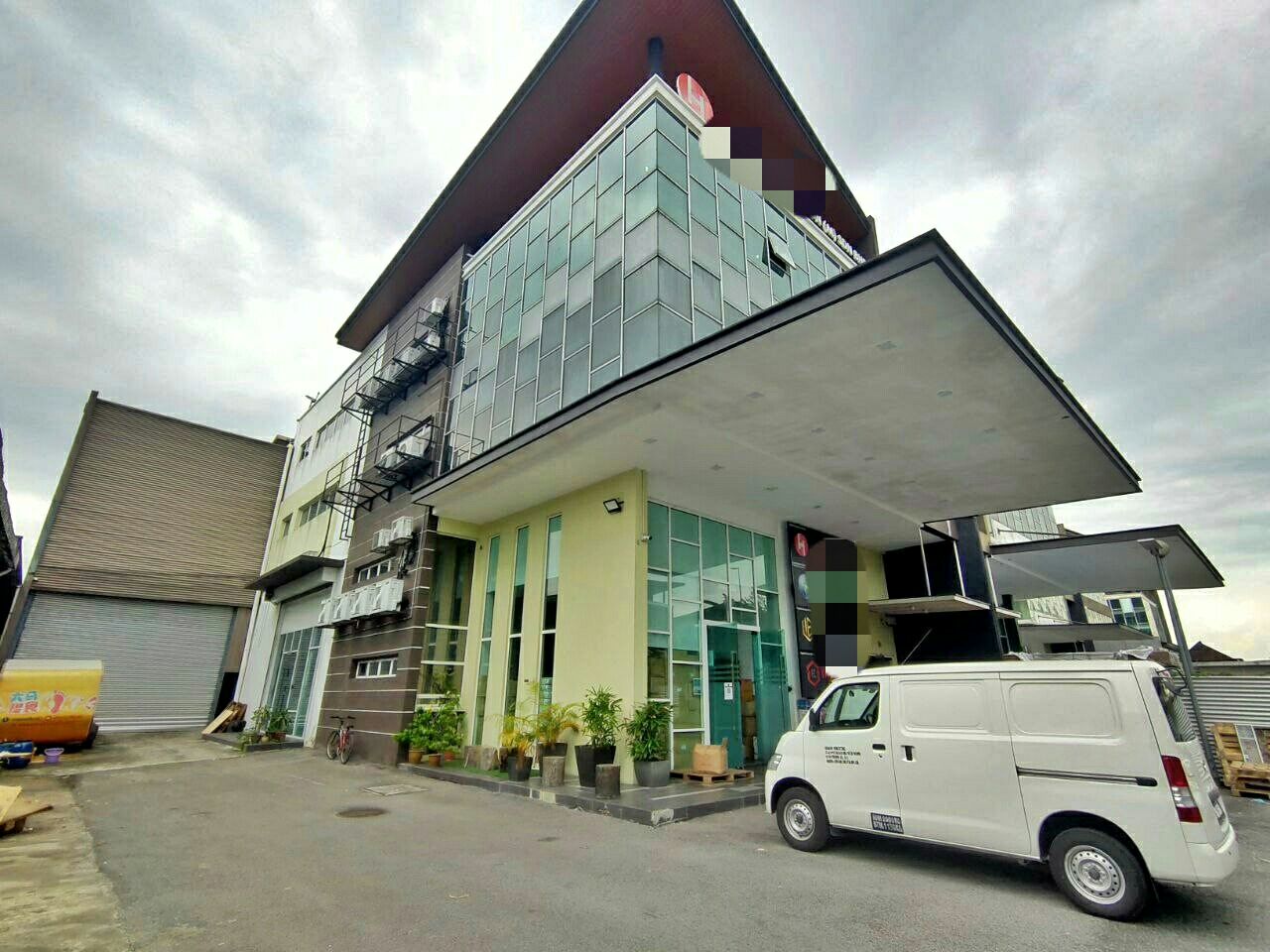 3 Storey Semi-D Factory in USJ 19 Subang Jaya - photo 2