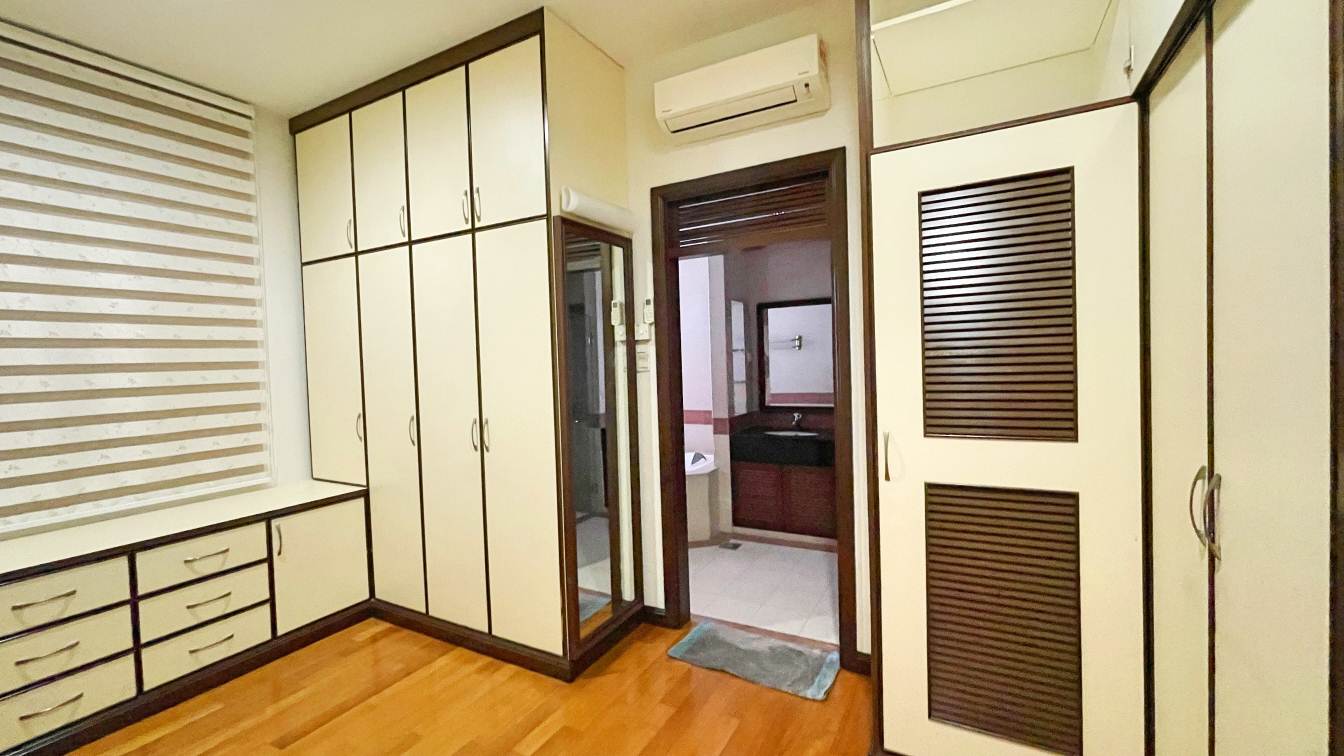 2 Storey Bungalow House  Lakeview Resort Saujana - photo 8