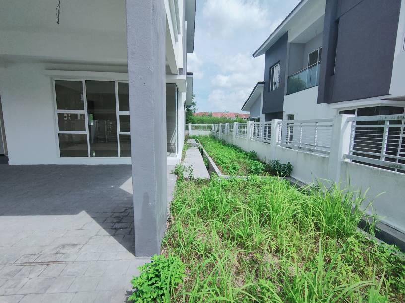 Semi-D Double Storey House Laurus Bukit Bandaraya - photo 4