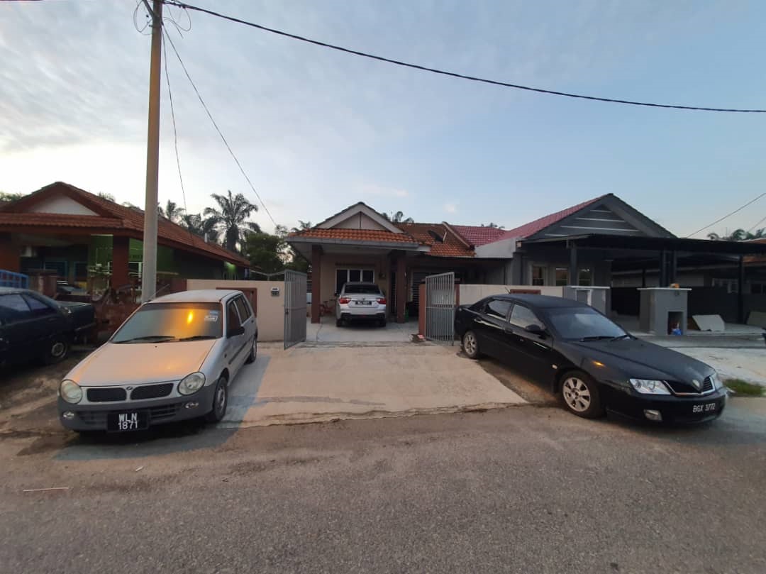 Semi Detached Single Storey Seksyen 29 Kampung Lom - photo 2
