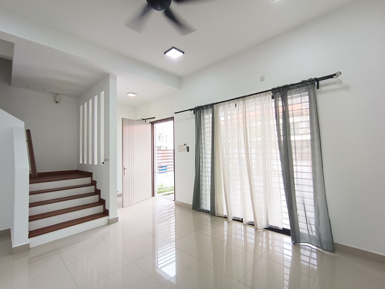 2 Storey Intermediate Facing North Pentas 6, Alam - photo 3