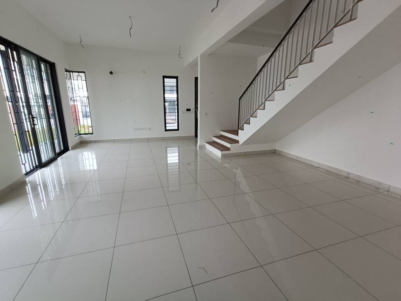 New Double Storey Terrace End Lot Elmina Green 3 - photo 2