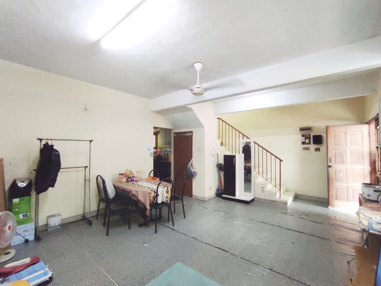 Renovated Double Storey Terrace Sek 11 Shah Alam - photo 3